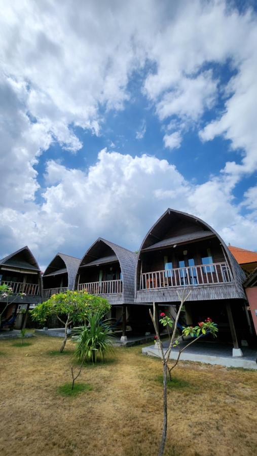 Отель Suka Beach Bungalow Нуса-Лембонган Экстерьер фото